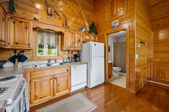 3813 Glenview Way, Sevierville, TN 37862