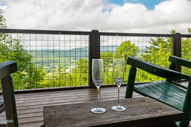 3813 Glenview Way, Sevierville, TN 37862