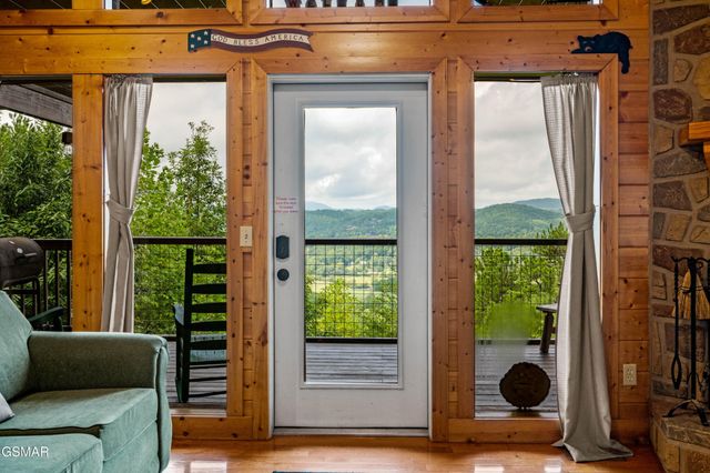 3813 Glenview Way, Sevierville, TN 37862