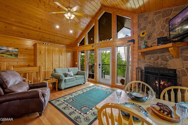 3813 Glenview Way, Sevierville, TN 37862