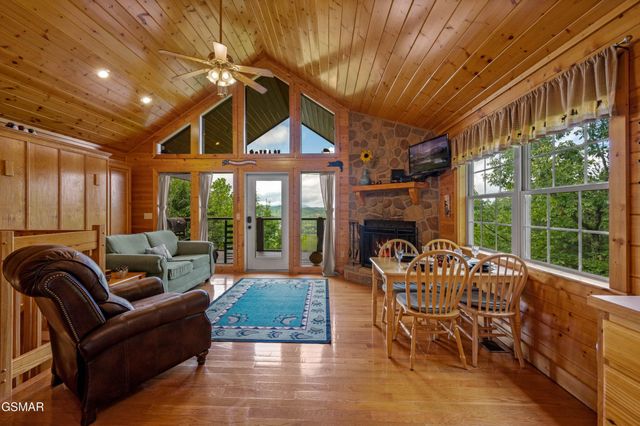 3813 Glenview Way, Sevierville, TN 37862