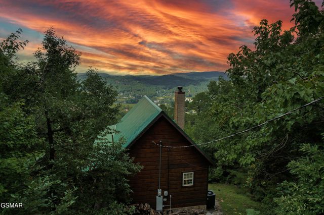 3813 Glenview Way, Sevierville, TN 37862