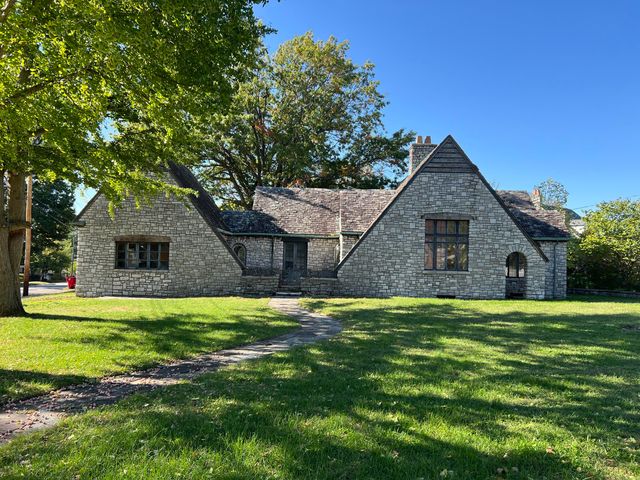 400 W Maple Street, Nicholasville, KY 40356