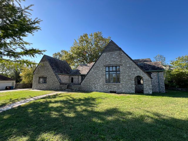 400 W Maple Street, Nicholasville, KY 40356