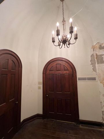 400 W Maple Street, Nicholasville, KY 40356