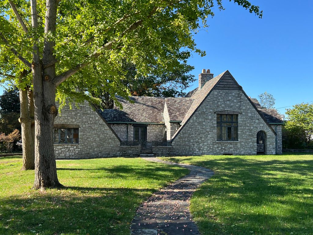 400 W Maple Street, Nicholasville, KY 40356