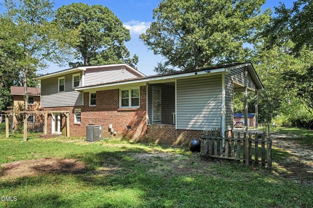 6546 Portsmouth Drive, Fayetteville, NC 28314
