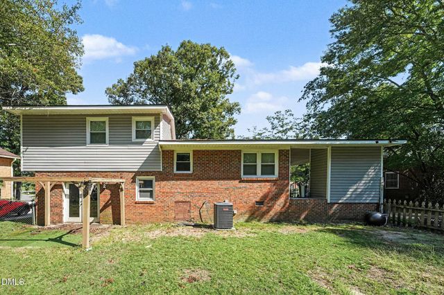 6546 Portsmouth Drive, Fayetteville, NC 28314