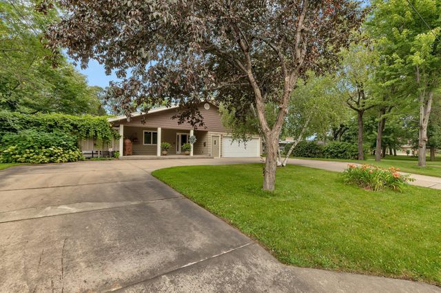 1025 Water Avenue S, Sauk Rapids, MN 56379