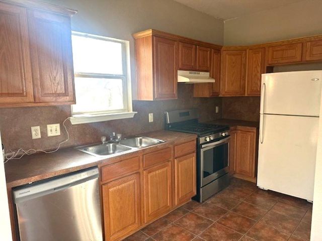 4704 Ledesma RD A & B, Austin, TX 78721