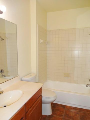 4704 Ledesma RD A & B, Austin, TX 78721