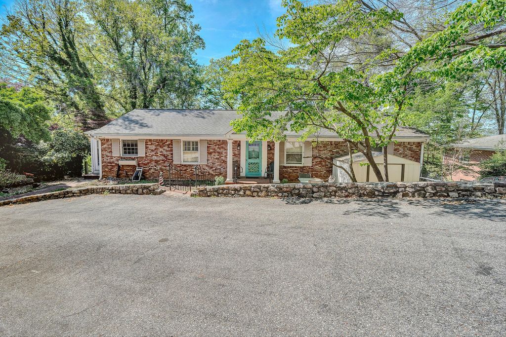 3125 Burnleigh RD, Roanoke, VA 24014