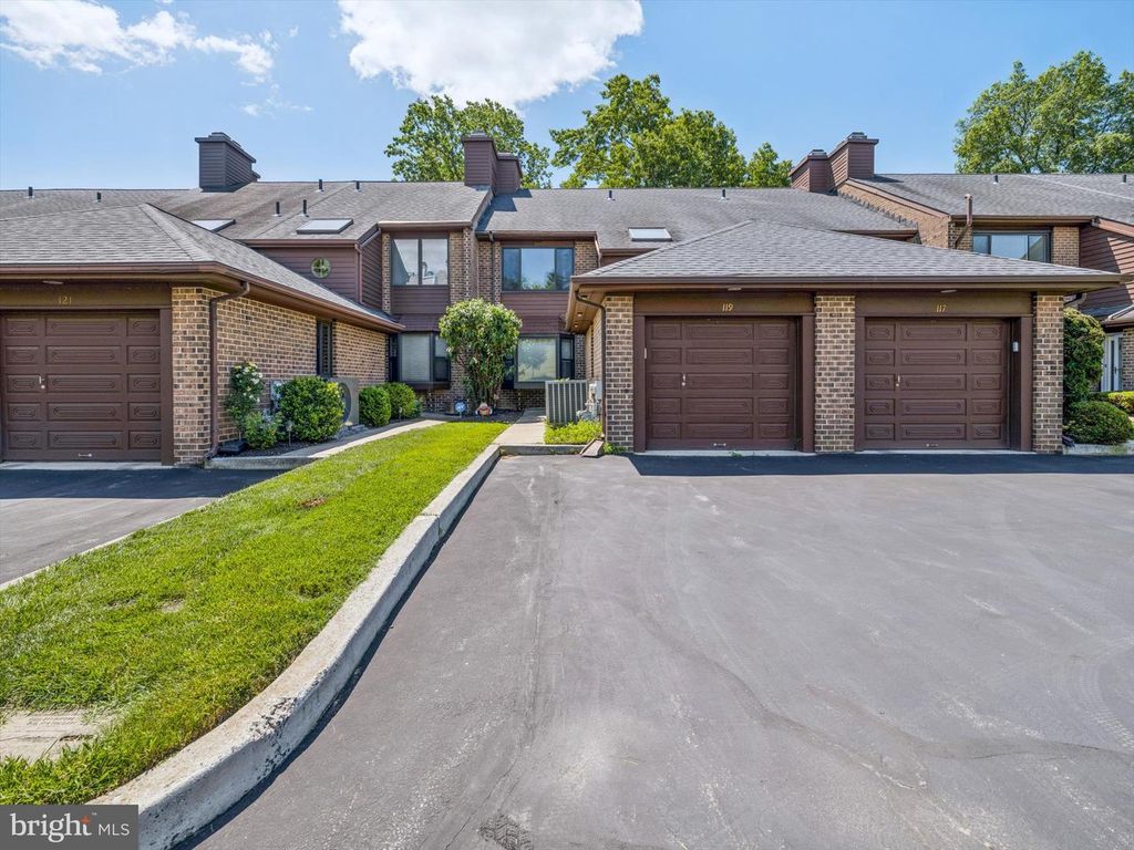 119 TIMOTHY CIR, Wayne, PA 19087