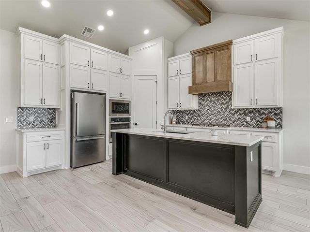 8012 NW 152nd Terrace, Edmond, OK 73013
