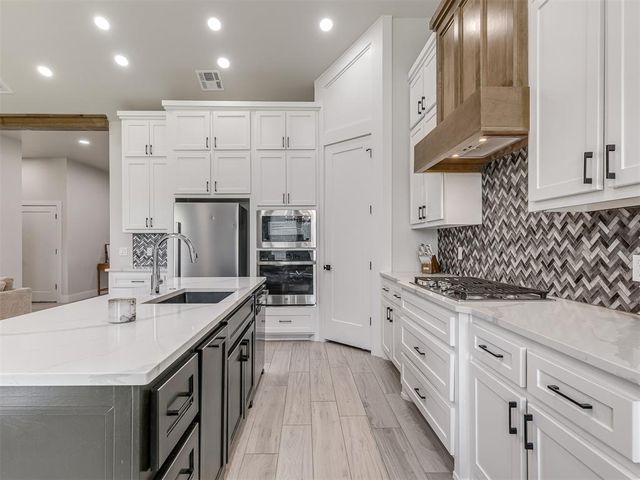 8012 NW 152nd Terrace, Edmond, OK 73013