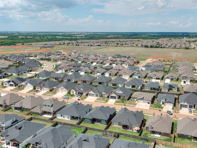 8012 NW 152nd Terrace, Edmond, OK 73013