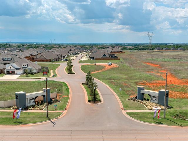 8012 NW 152nd Terrace, Edmond, OK 73013