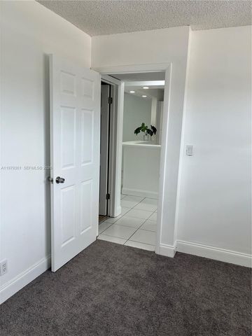 609 S State Road 7 2C, Margate, FL 33068