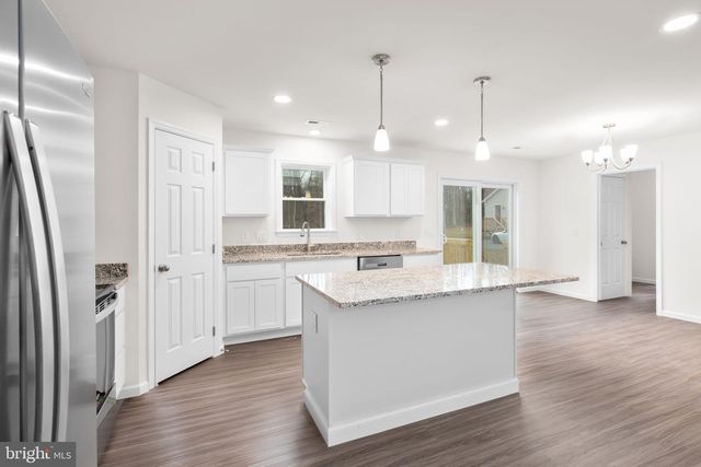 24 BREEZY HILL DR, Stafford, VA 22556