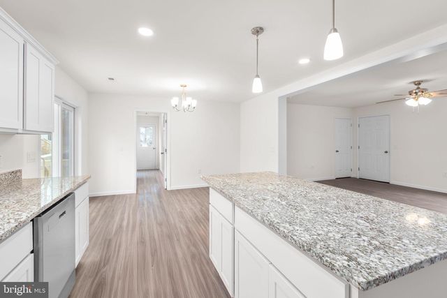 24 BREEZY HILL DR, Stafford, VA 22556