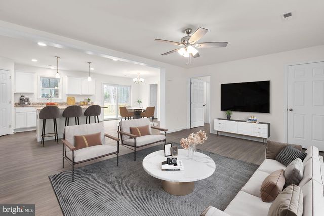 24 BREEZY HILL DR, Stafford, VA 22556