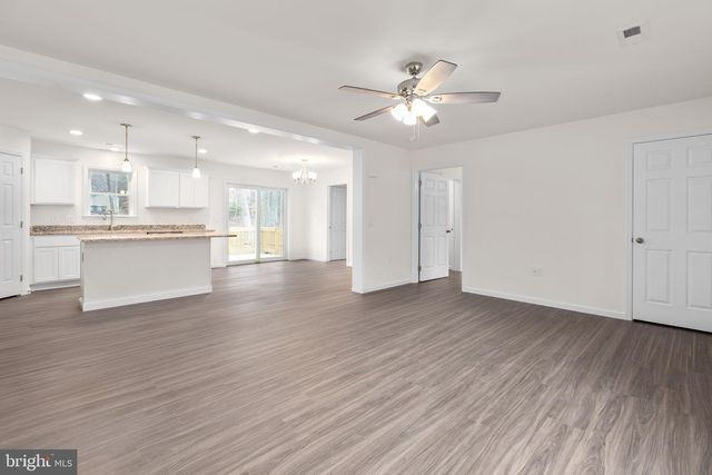 24 BREEZY HILL DR, Stafford, VA 22556