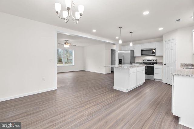 24 BREEZY HILL DR, Stafford, VA 22556