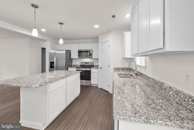 24 BREEZY HILL DR, Stafford, VA 22556