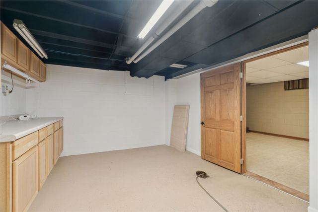 105 S 10th Street, Montezuma, IA 50171