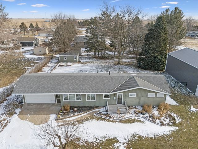 105 S 10th Street, Montezuma, IA 50171