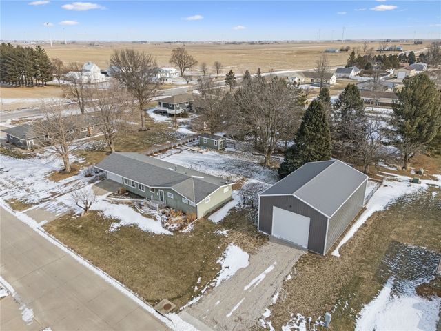 105 S 10th Street, Montezuma, IA 50171