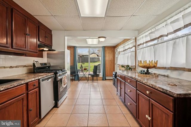 1005 TERRACE BLVD, Ewing, NJ 08618