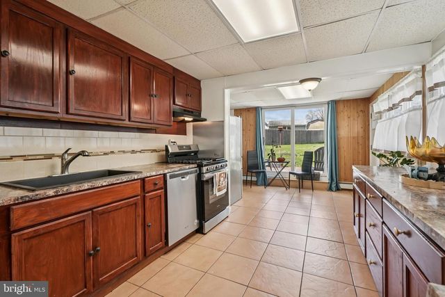 1005 TERRACE BLVD, Ewing, NJ 08618