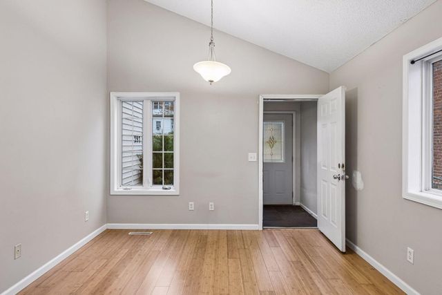 297 Morton Street E, Saint Paul, MN 55107