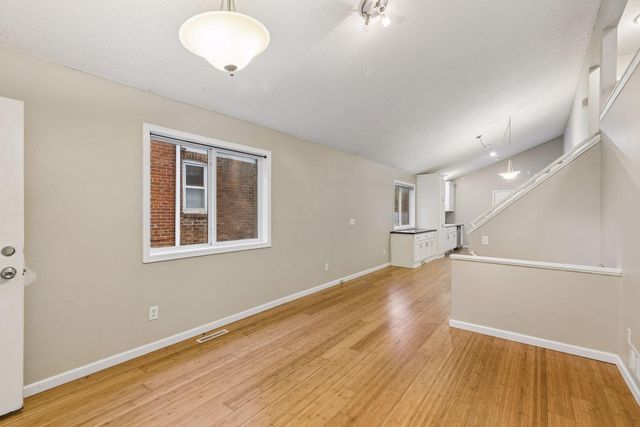 297 Morton Street E, Saint Paul, MN 55107