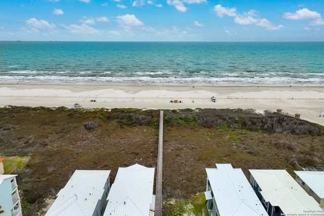 810 Banyan Beach Dr # 126, Port Aransas, TX 78373