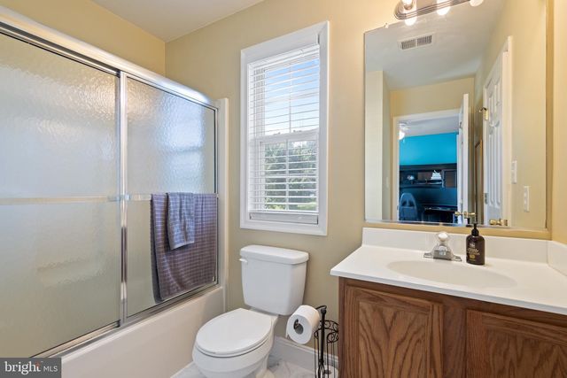 51 LUSITANO LN, Martinsburg, WV 25405