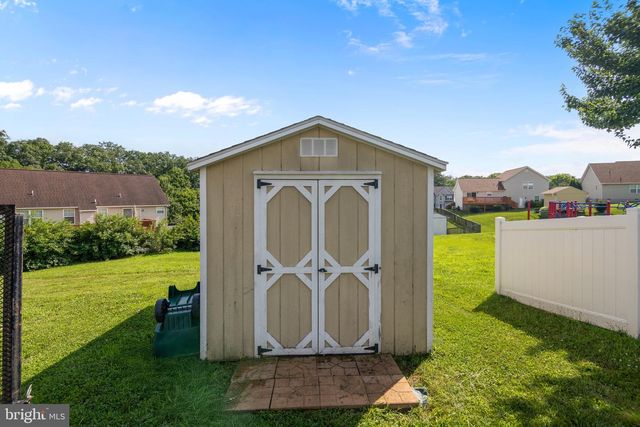 51 LUSITANO LN, Martinsburg, WV 25405