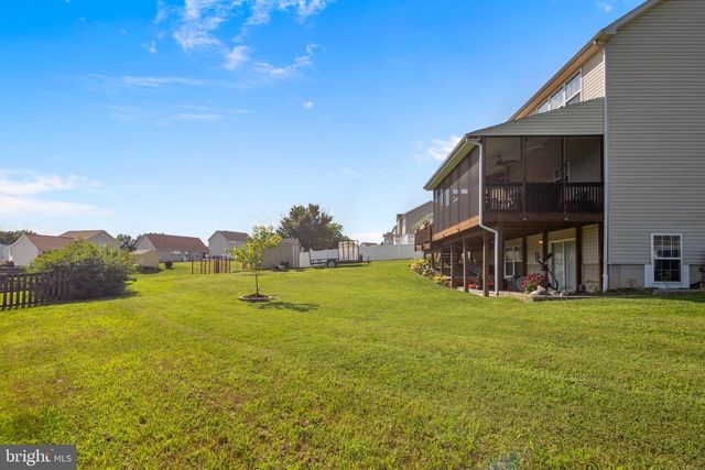 51 LUSITANO LN, Martinsburg, WV 25405