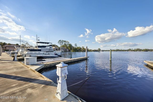 5375 ORTEGA FARMS Boulevard, 609, Jacksonville, FL 32210
