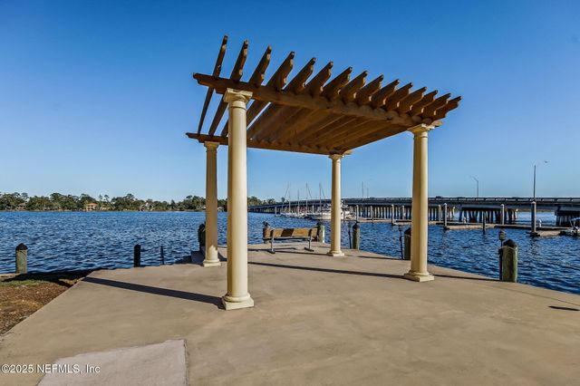 5375 ORTEGA FARMS Boulevard, 609, Jacksonville, FL 32210