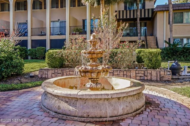5375 ORTEGA FARMS Boulevard, 609, Jacksonville, FL 32210