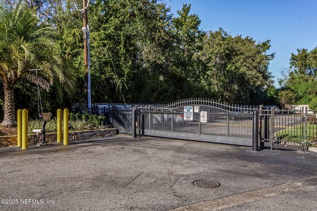 5375 ORTEGA FARMS Boulevard, 609, Jacksonville, FL 32210