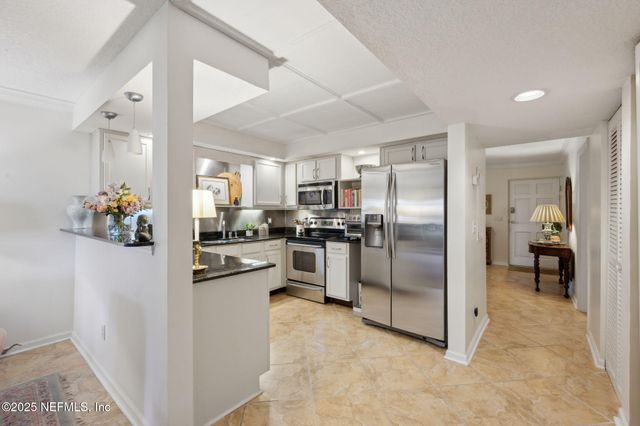 5375 ORTEGA FARMS Boulevard, 609, Jacksonville, FL 32210