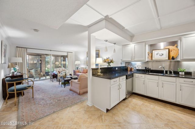 5375 ORTEGA FARMS Boulevard, 609, Jacksonville, FL 32210