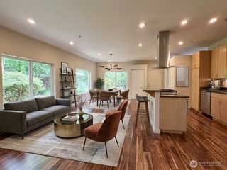 10021 7th Avenue NW #E, Seattle, WA 98177