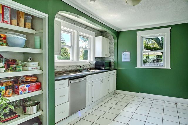 7 Hemlock Drive, Johnston, RI 02919