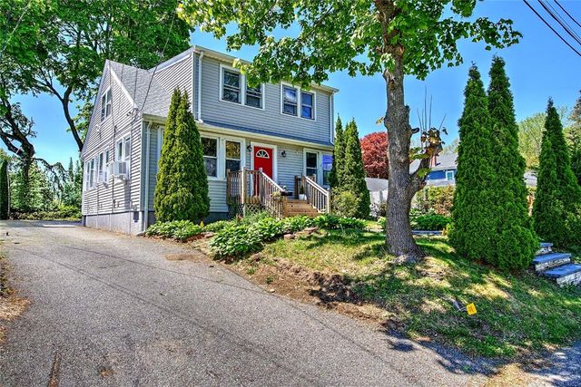 7 Hemlock Drive, Johnston, RI 02919