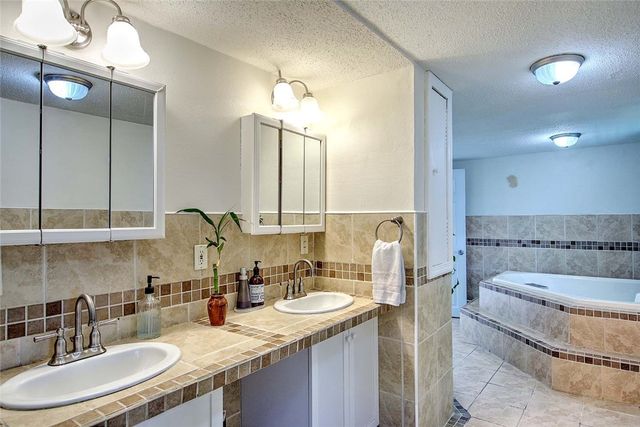 7 Hemlock Drive, Johnston, RI 02919