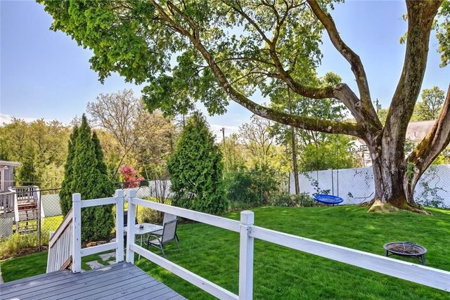 7 Hemlock Drive, Johnston, RI 02919